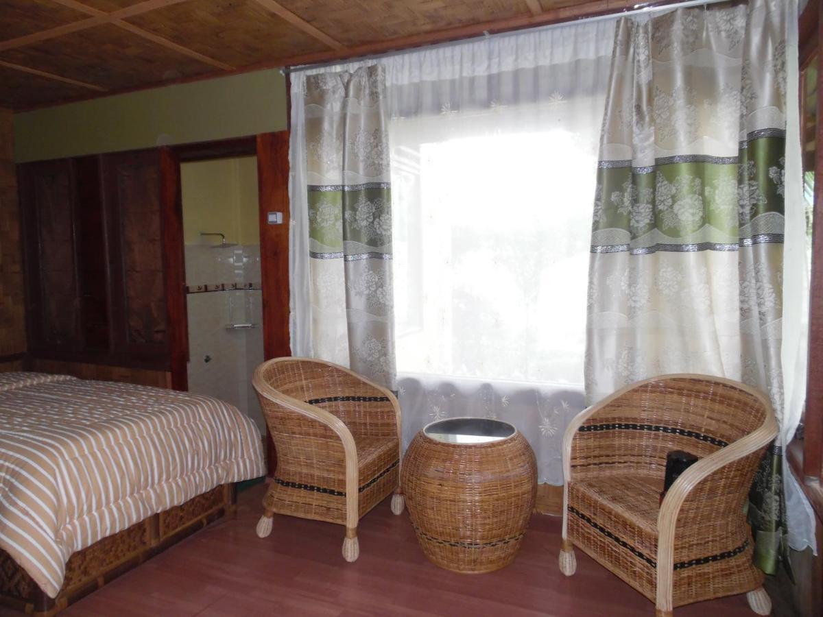 Ambow Homestay Jungle Trekking & Village Tour Bukit Lawang Exterior photo